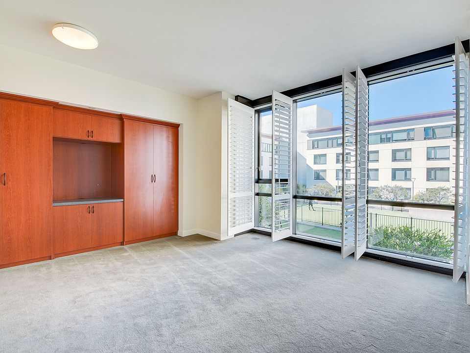 1st image of 260 King St Unit 567