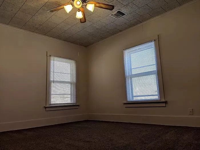 828 Avenue A #3 — Photo 6