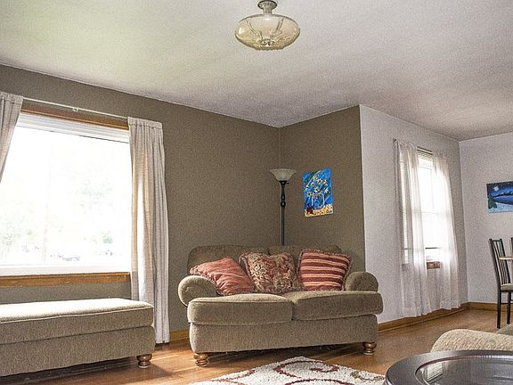 5th image of 701 Lewis St