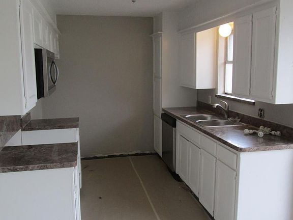 4th image of 4609 Aspen Way