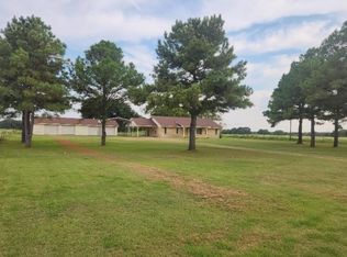 4121 Tokio Rd, West, TX 76691