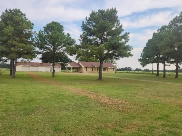 4121 Tokio Rd, West, TX 76691