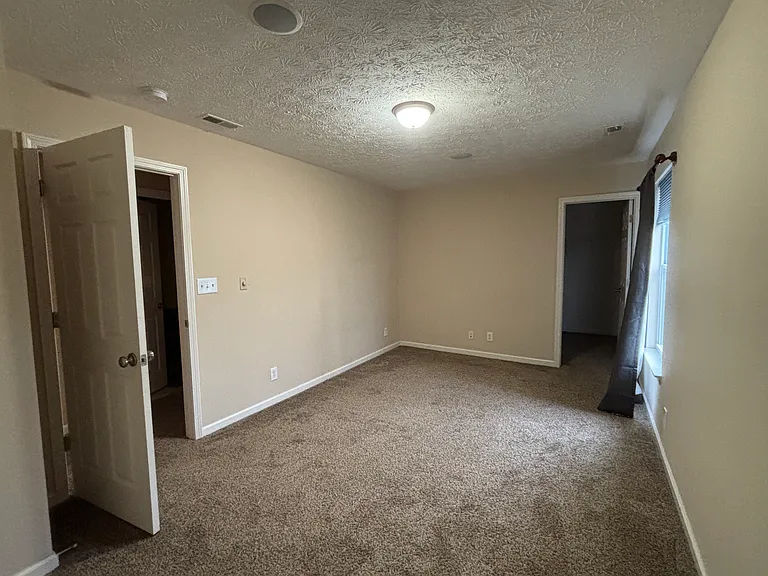 4631 Elijah St — Photo 16