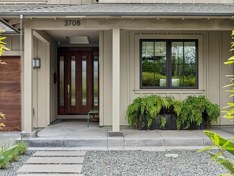 3708 Laguna Ave — Photo 2