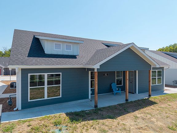 2nd image of 602 N Providence Rd #100