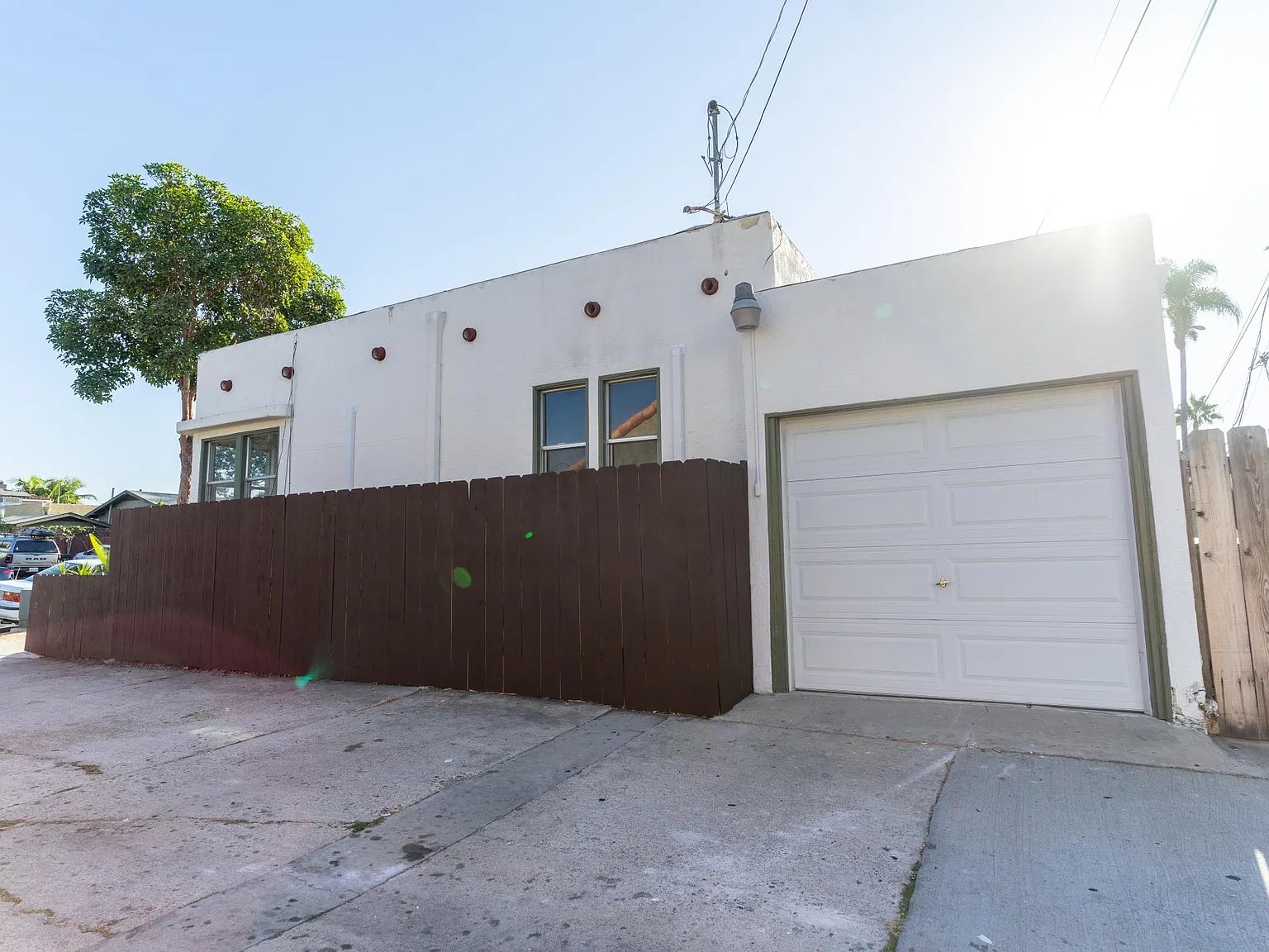 3425 Meade Ave — Photo 2