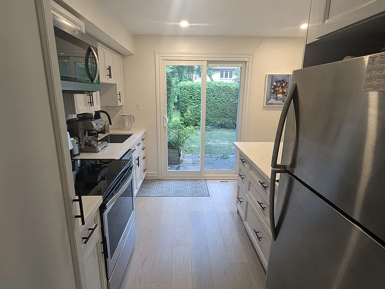 6 Broadpath Rd — Photo 2