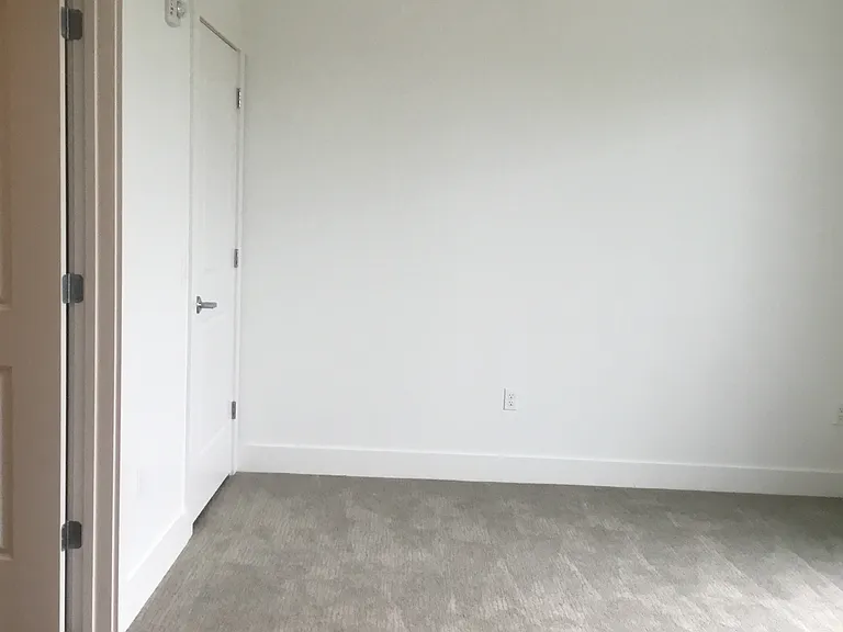 MV Flats @ Riverlights — Photo 32