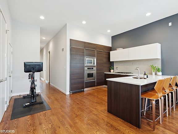5th image of 2207 W Chicago Ave APT 3W