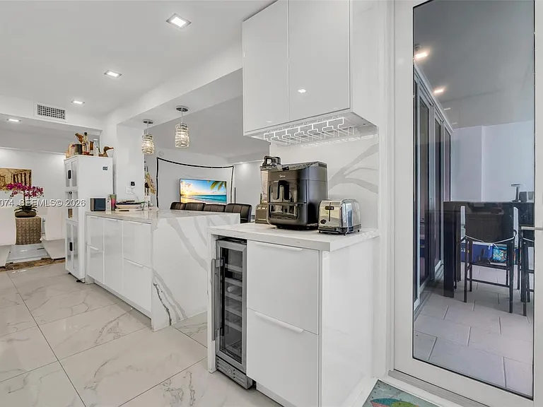 18071 Biscayne Blvd #901 — Photo 12