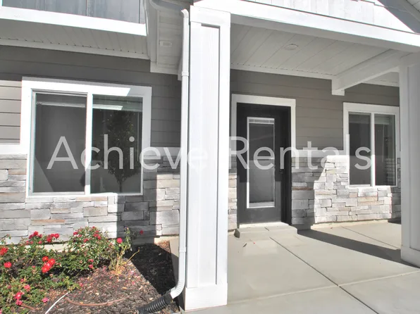 913 E Robert Ave, Layton, UT 84041