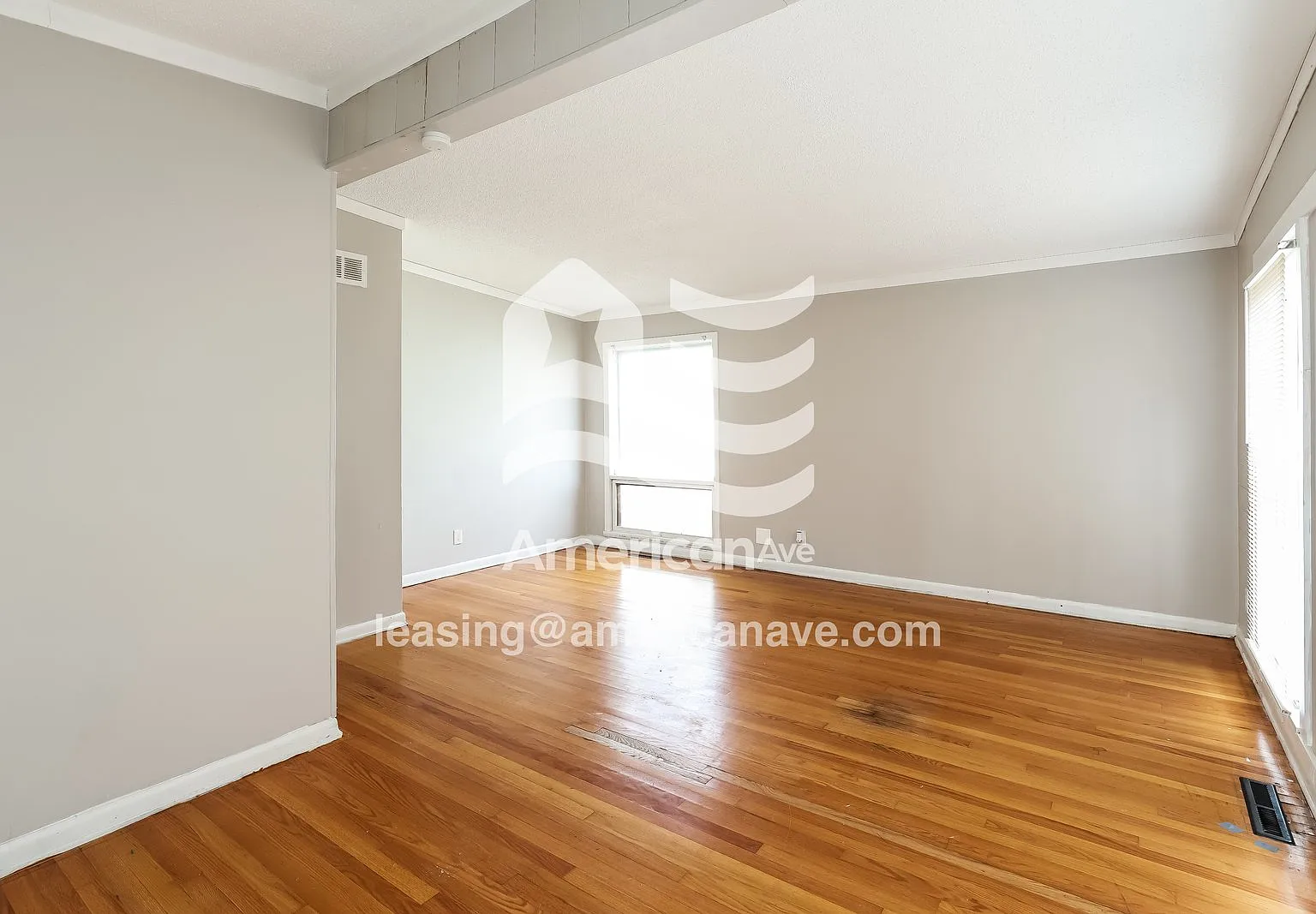 3 bed, 1.0 bath, 1023 sqft, $1,246 — Photo 2