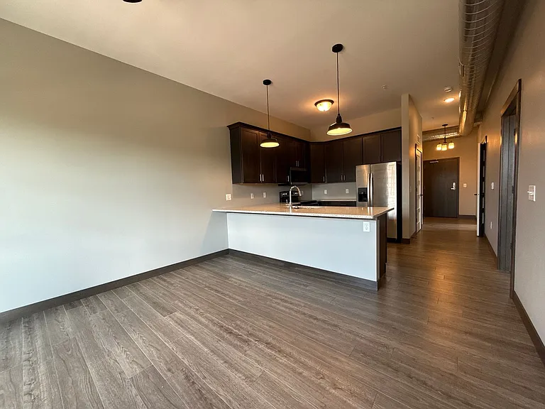 329 12th Ave SE #200 — Photo 16