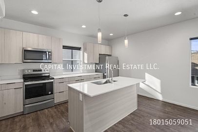 4th image of 1689 S West Temple St #101