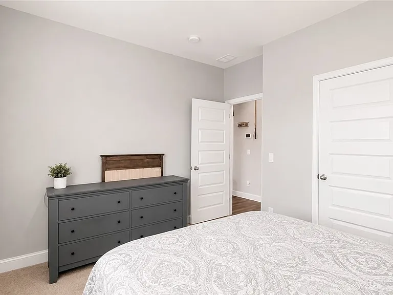 484 Foxtail Dr — Photo 7