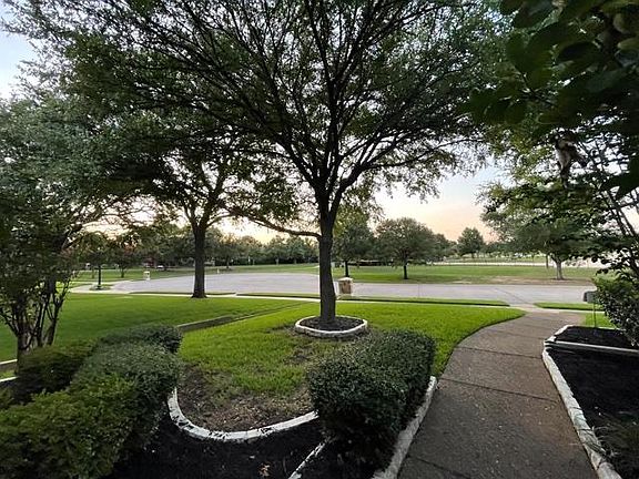 2nd image of 705 Greymoor Pl