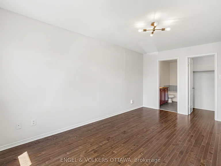 729 Nakina Way — Photo 27