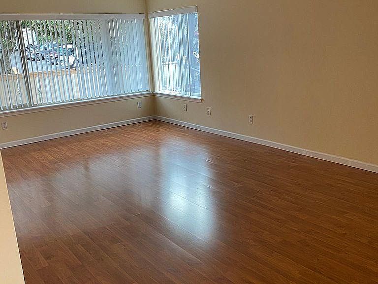 2nd image of 417 Bellevue Way SE #460