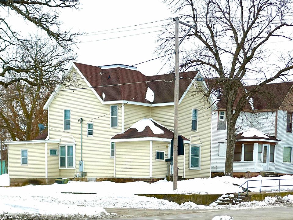 1st image of 122 S Oak St