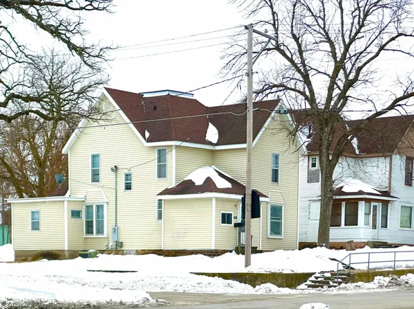 122 S Oak St, Iowa Falls, IA 50126