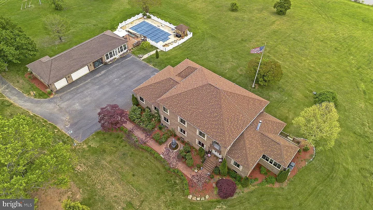 1 bed, 5696 sqft, $1,200 — Photo 3