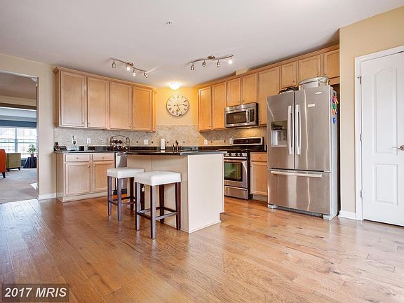 3rd image of 15364 Kensington Park Dr #122