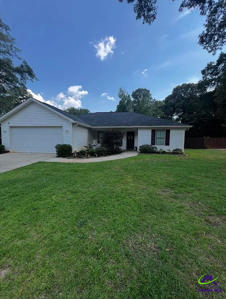 3 bed, 2.0 bath, 1350 sqft, $1,750 — Photo 1