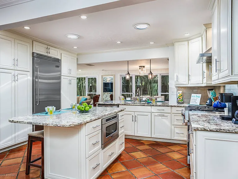 7510 Starfish Dr — Photo 10