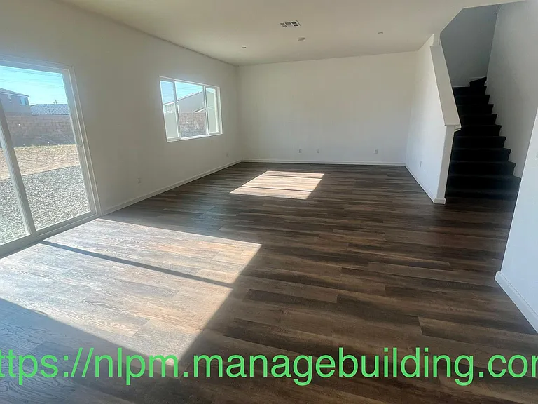 13328 Hyacinth Ct — Photo 8