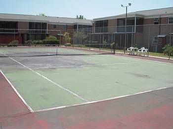 1st image of 914 84th Ave N
