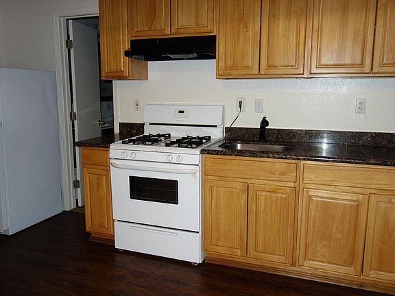 5th image of 215 Kentucky St