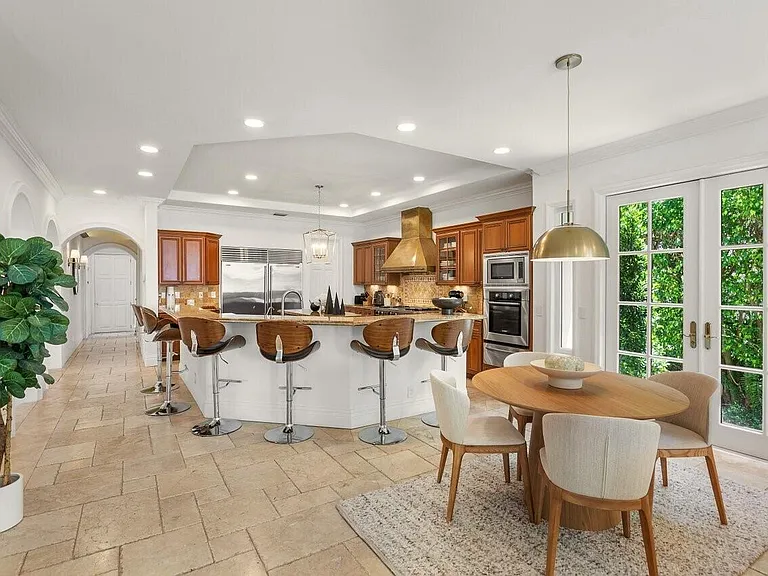 350 E Ocean Ave — Photo 12
