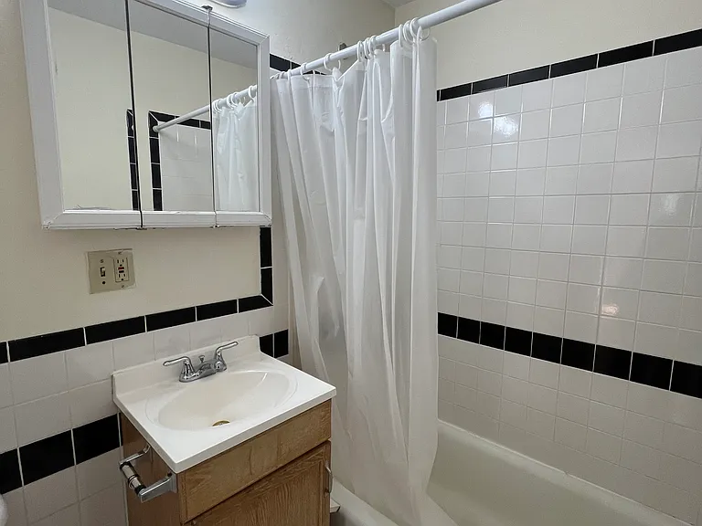 17 Pine St #1 — Photo 11