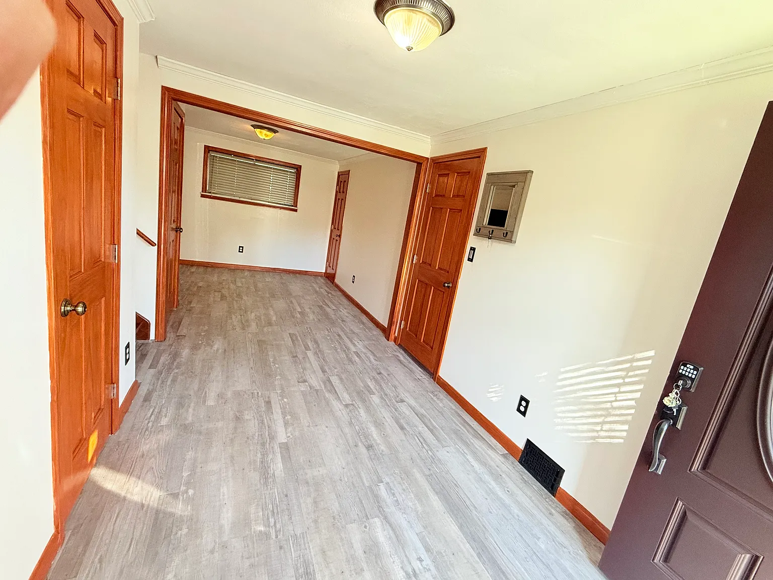3 bed, 1222 sqft, $2,000 — Photo 3