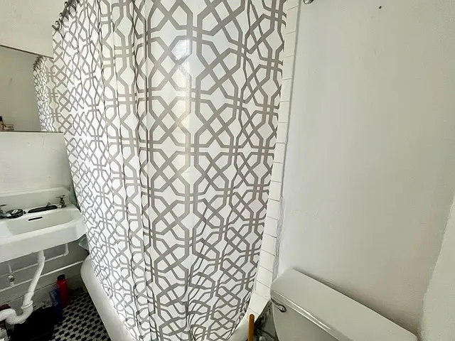 221 E 5th St #24 — Photo 4