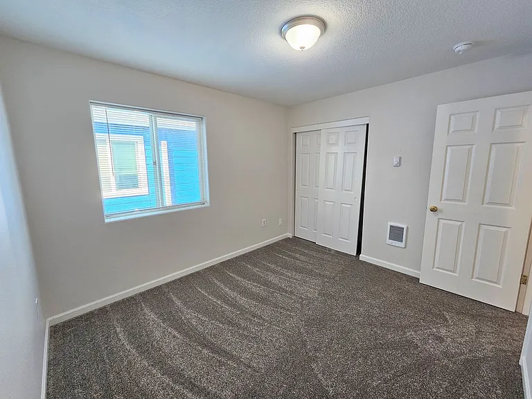 9833 N Lombard St — Photo 16