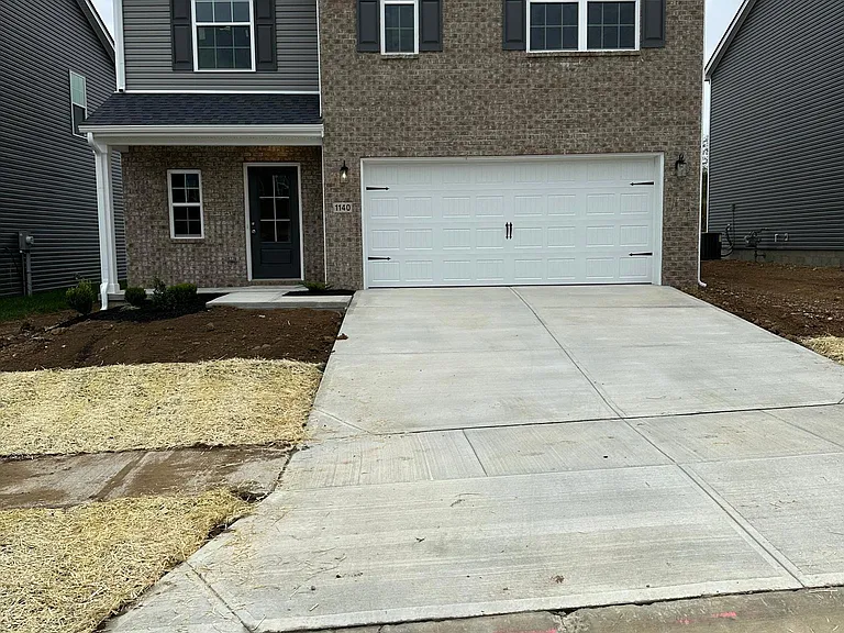 1140 Leanndra Park — Photo 2