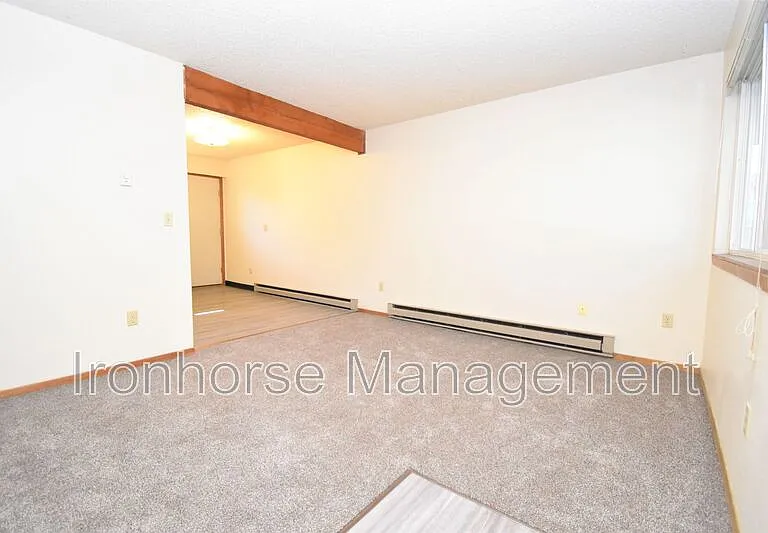 8 Hoffman Dr #1 — Photo 3