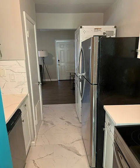 151 Lawton St SW — Photo 34