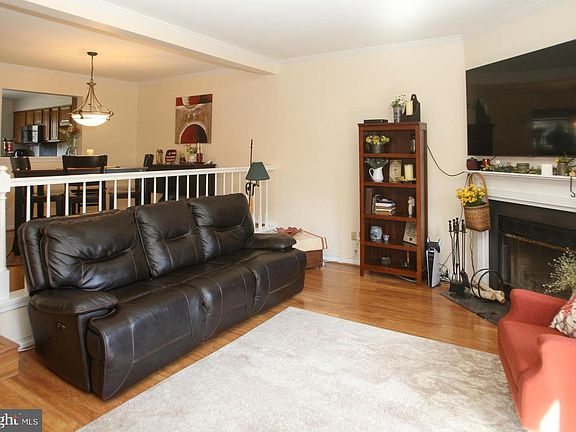 3rd image of 44 Woods Way