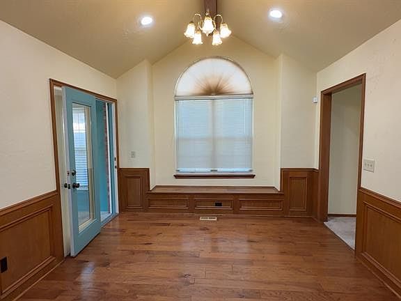 4th image of 11608 SW 3rd St