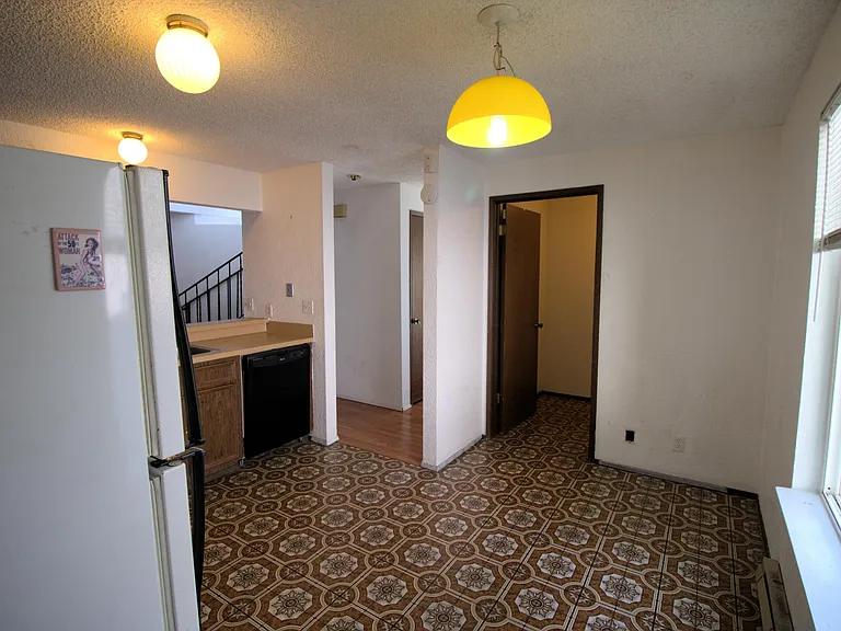 5018 11th Ave NE #A — Photo 7