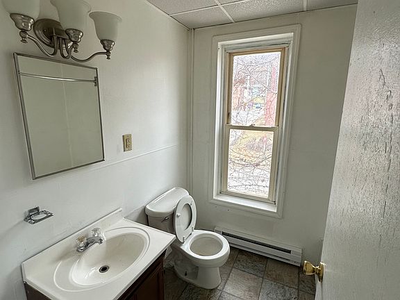 3rd image of 401 Washington St #1