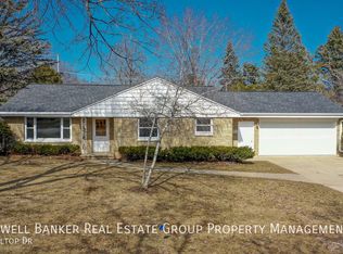 171 Hilltop Dr, Green Bay, WI 54301