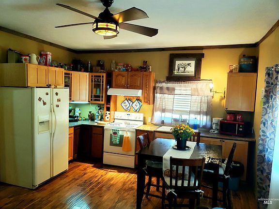 3rd image of 28 Harris Creek Rd