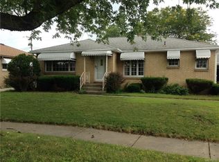 7 Santin Dr, Cheektowaga, NY
