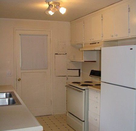 range and dishwasher shown here have been replaced with new whirlpool appliances!
