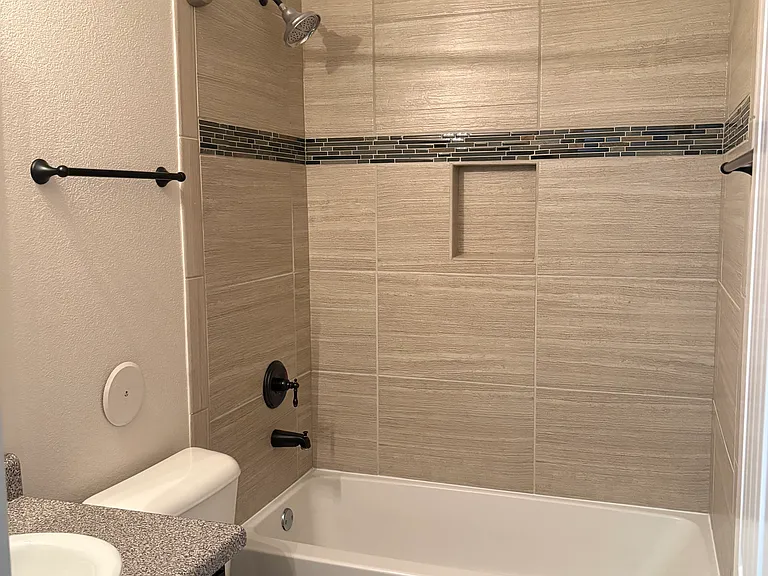 13195 Wellington Dr — Photo 16