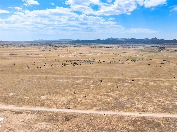 3257 W Limestone Dr, Paulden, AZ 86334