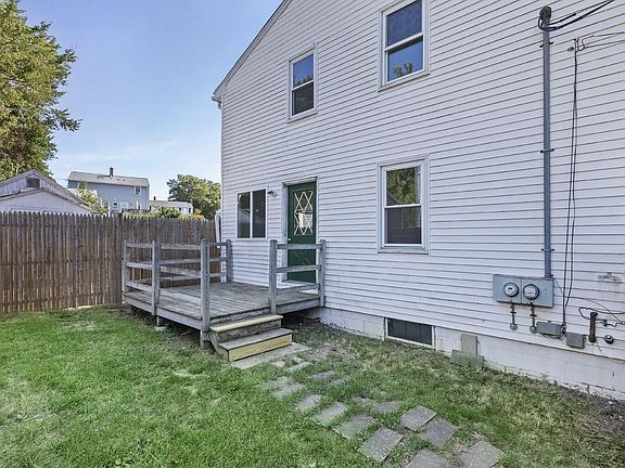 3rd image of 111-113 Sea St